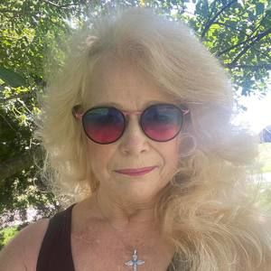 Meet your Posher, Eugenia